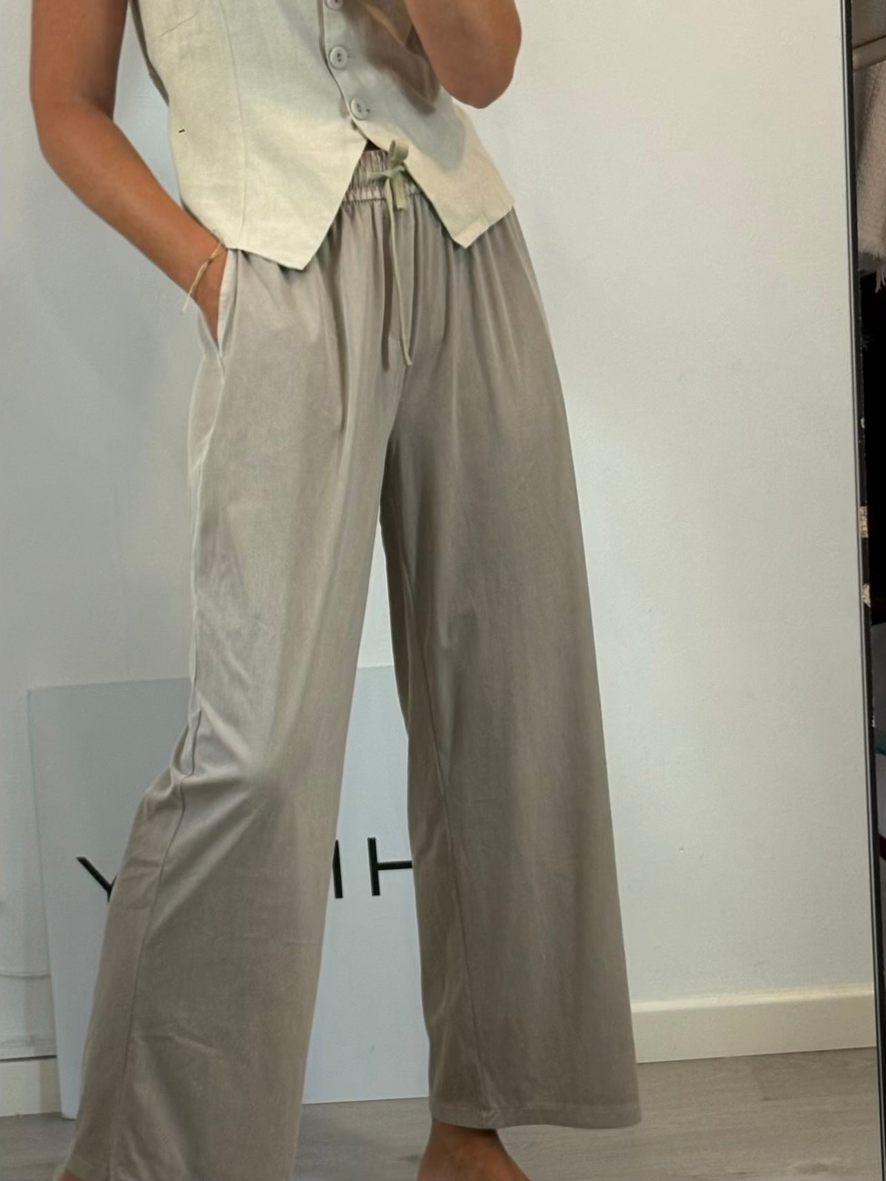 Pantalón beige fluido