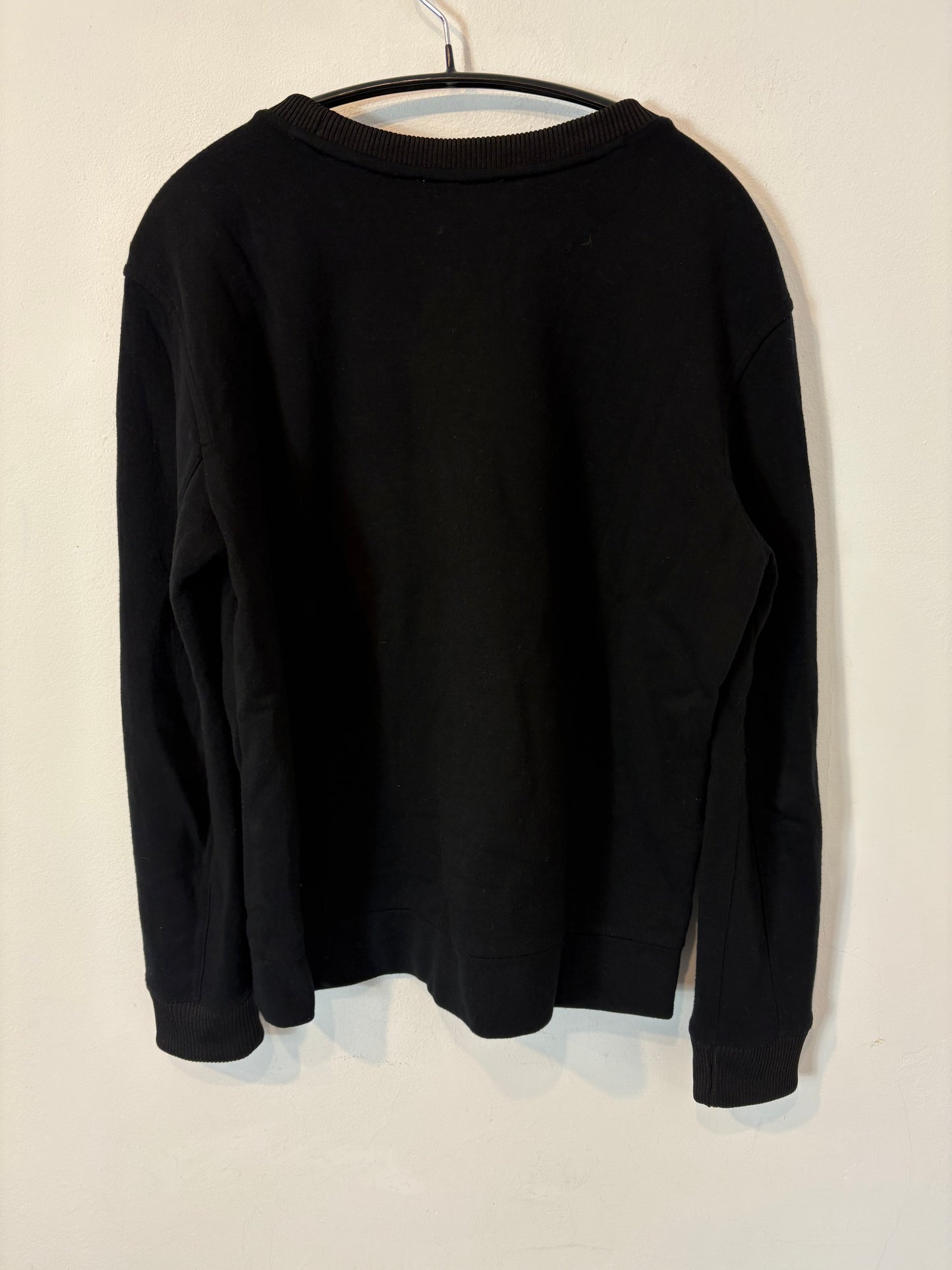 MAJE. Sudadera negra bordados