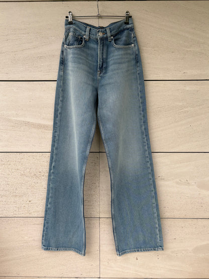 MASSIMO DUTTI. Denim tiro alto wide leg  claro