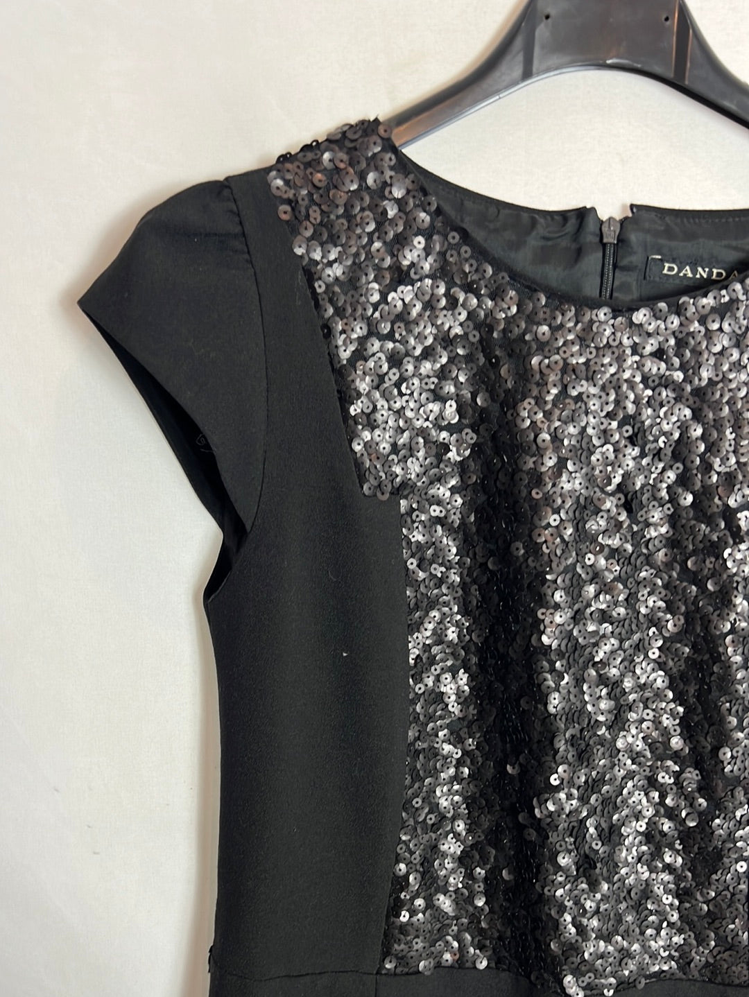 DANDARA. Vestido negro lentejuelas T.s
