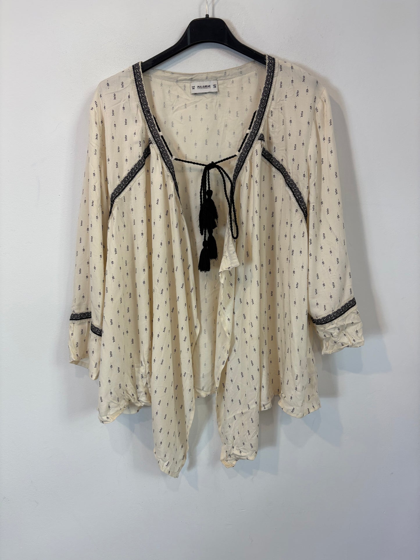 PULL&BEAR. Kimono fluido bordados. T M