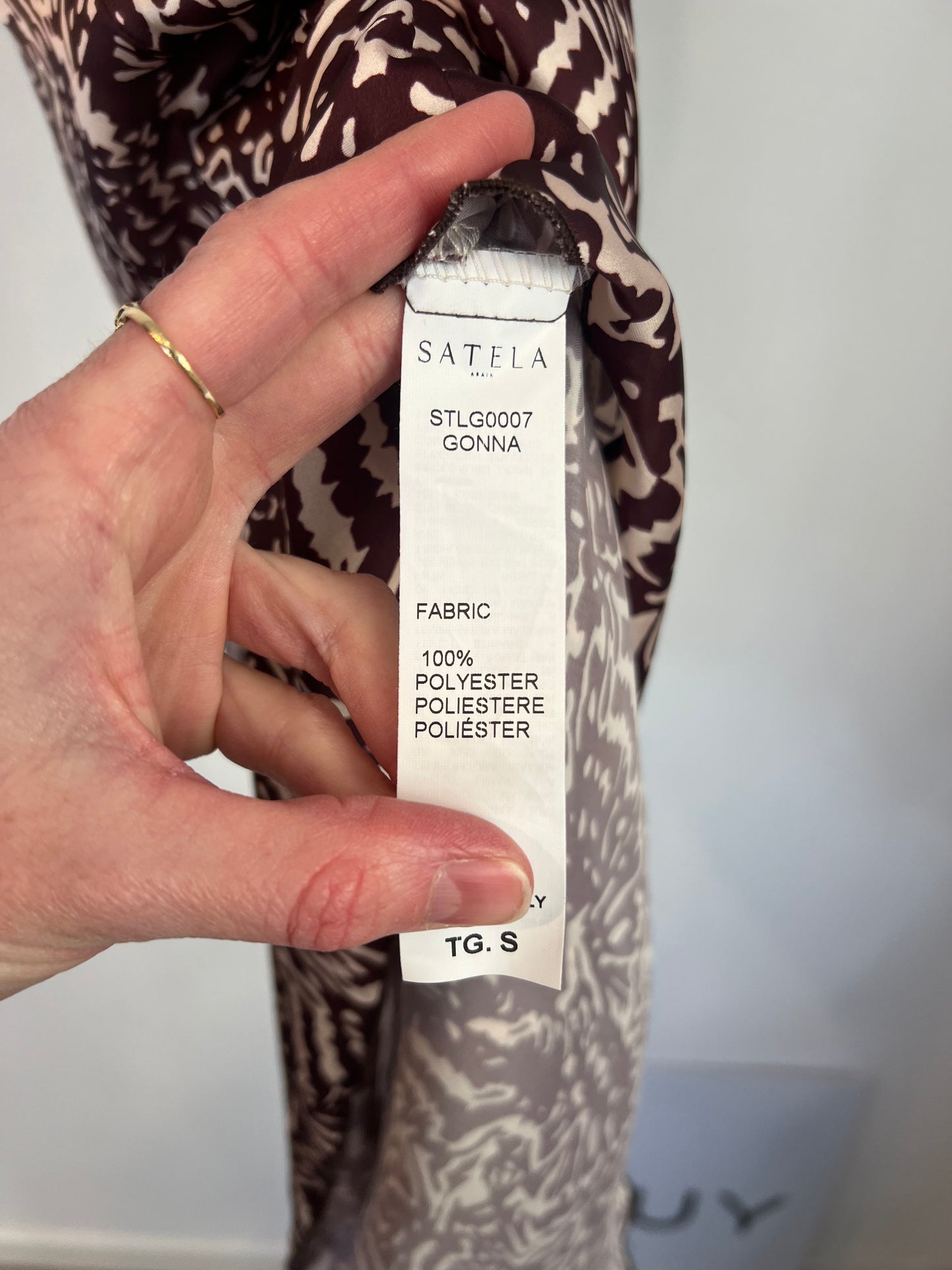 SATELA. Conjunto blusa y falda fluido estampado. T S