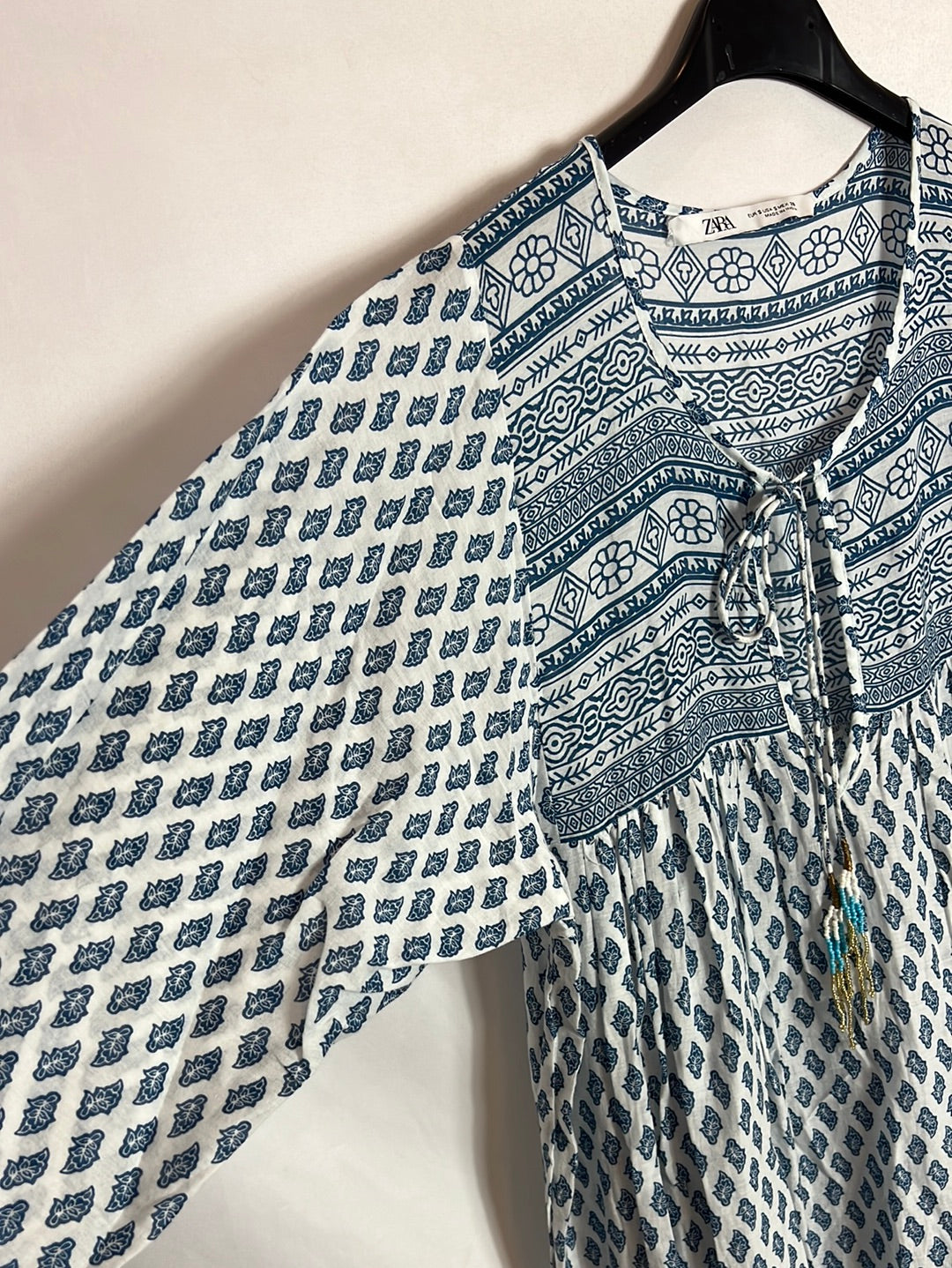 ZARA. Vestido largo estampado azules. T S