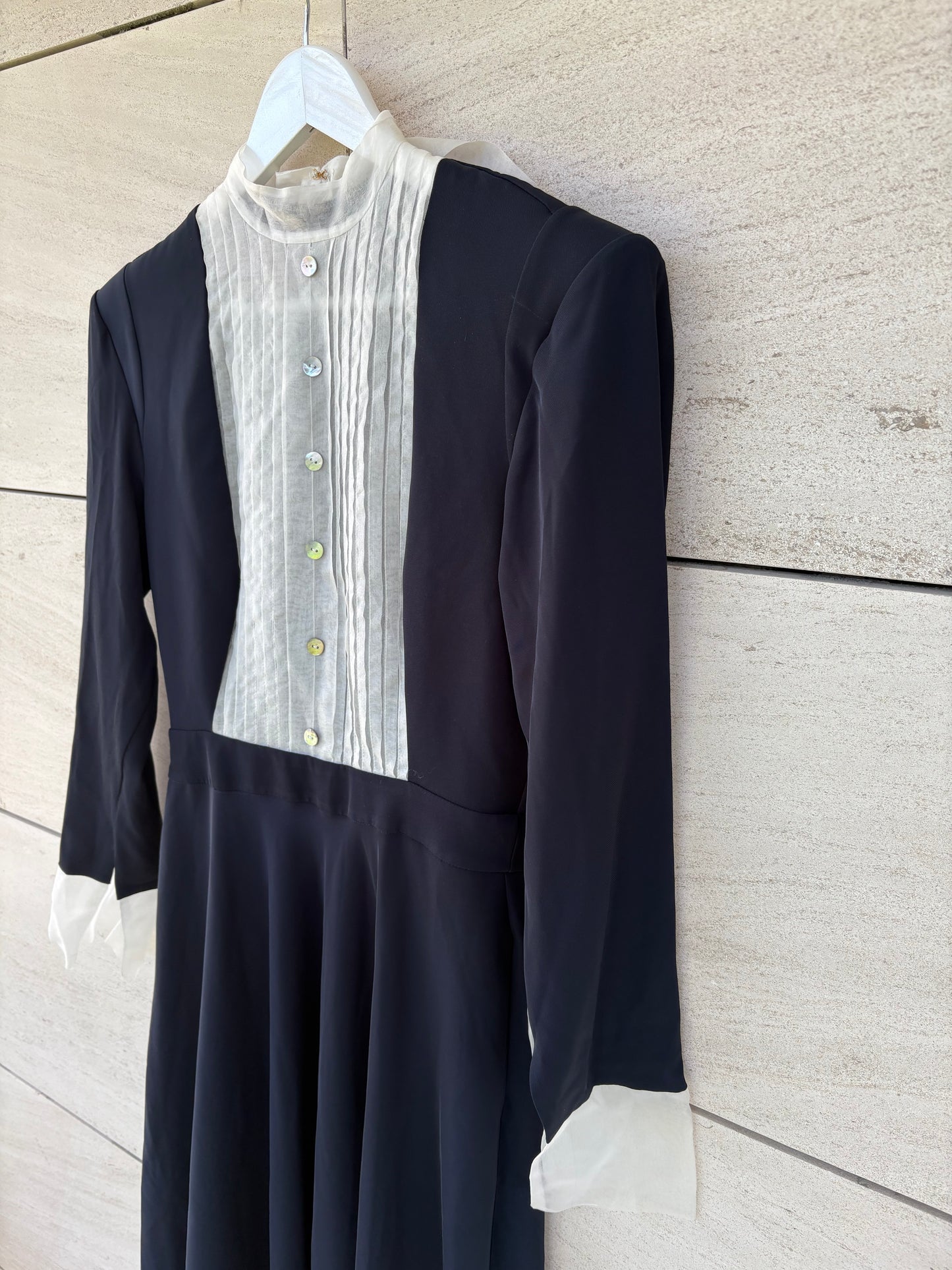 IQ COLLECTION. Vestido largo azul con seda