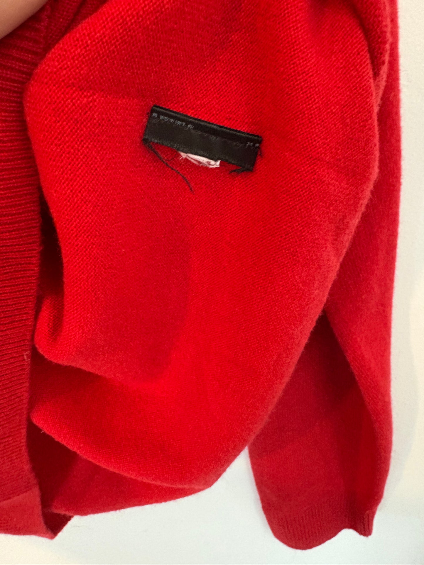 UNIQLO. Red wool V-neck sweater. XS