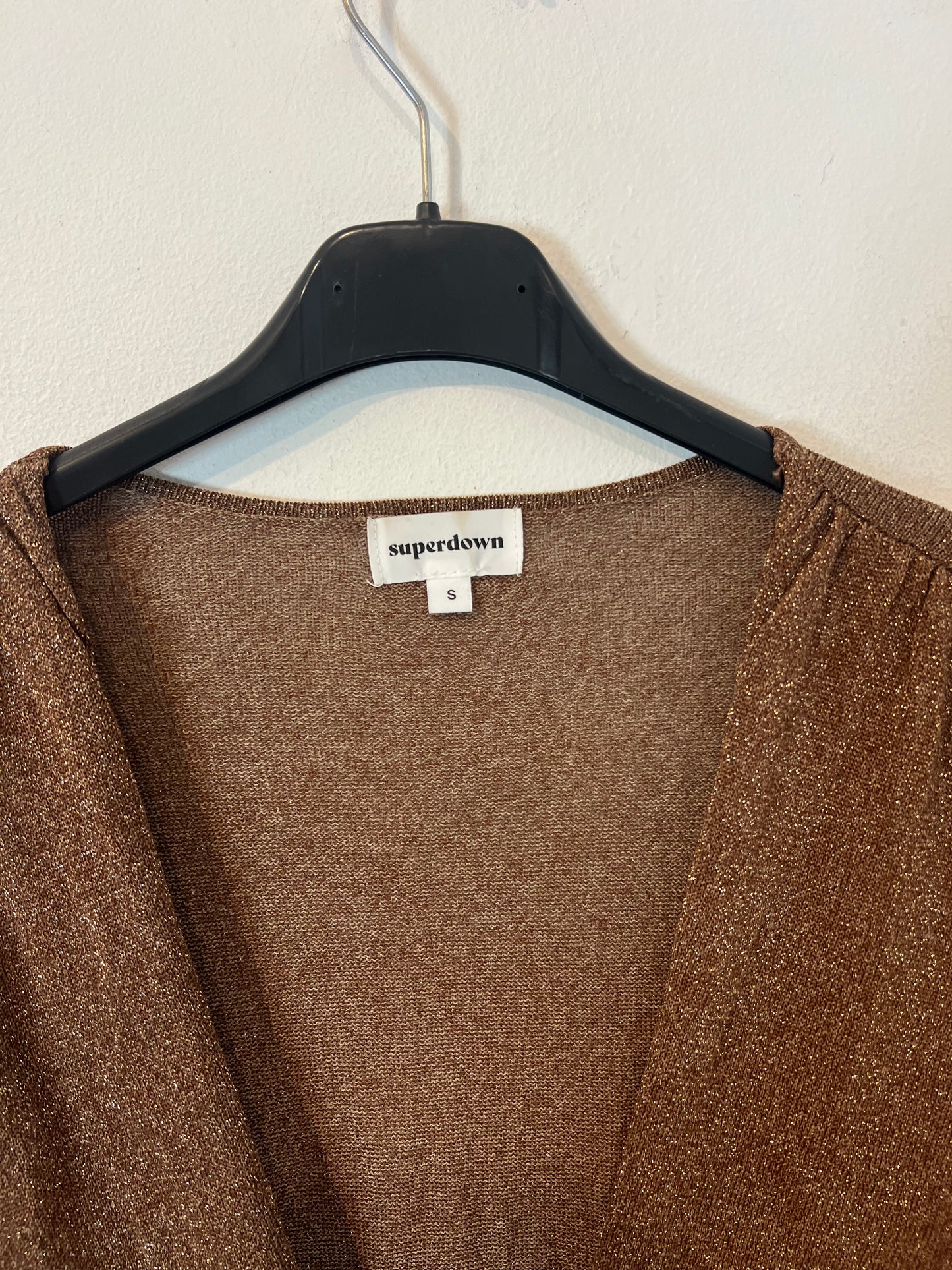 SUPERDOWN. Vestido punto hilos