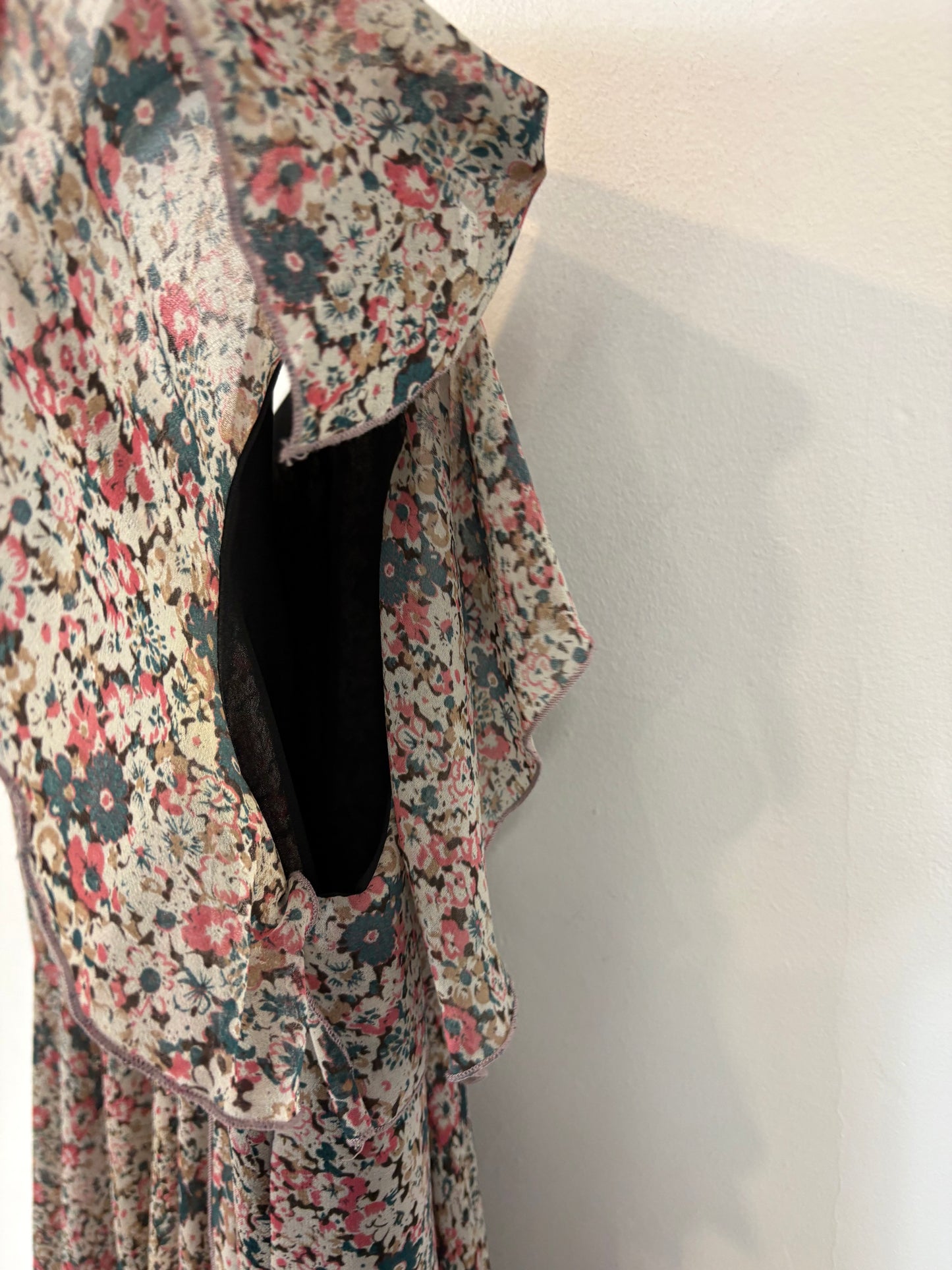 JOVONNISTA. Blusa flores fluida