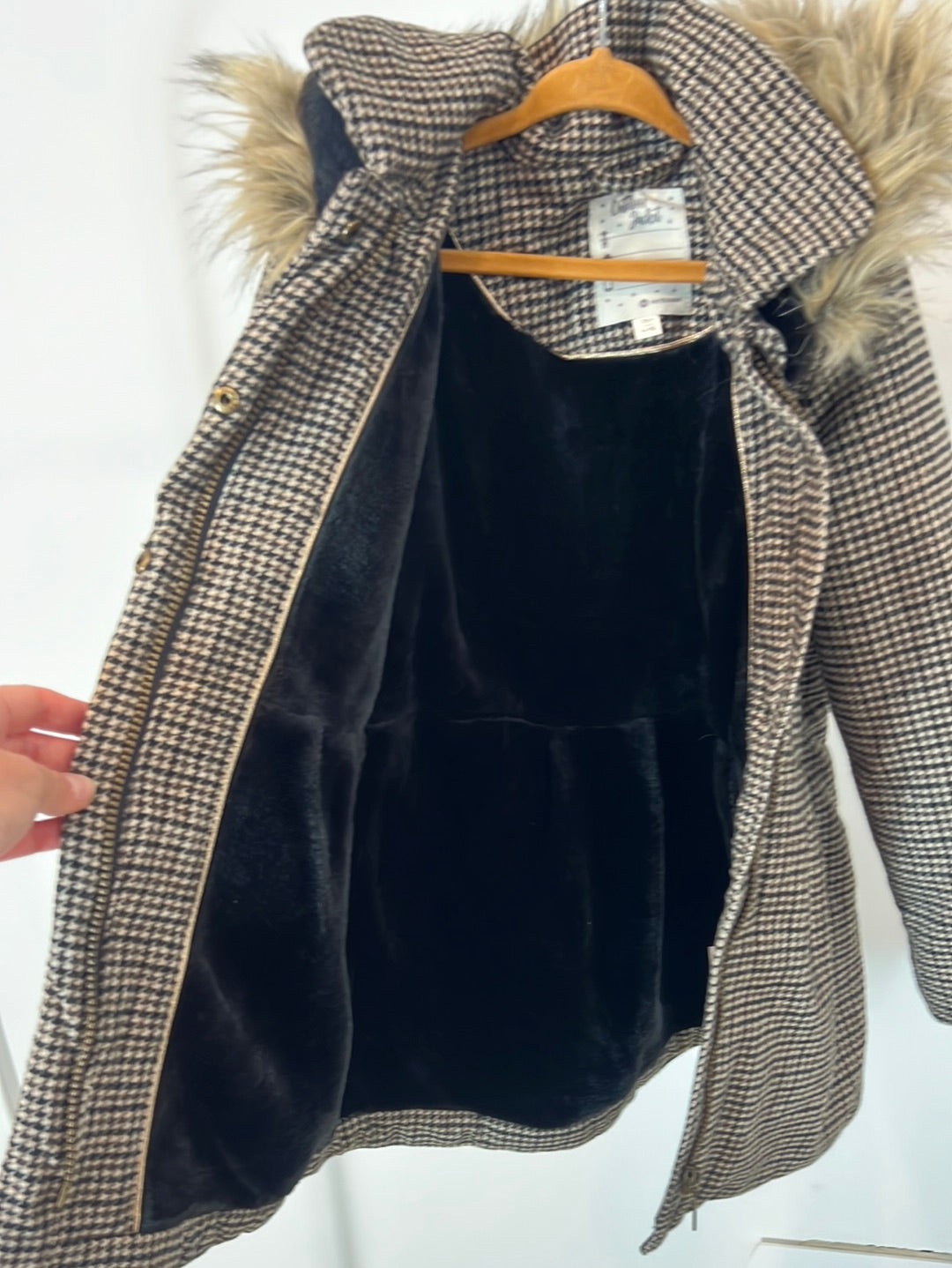 OTRAS. Abrigo niña cuadros. T 8 años