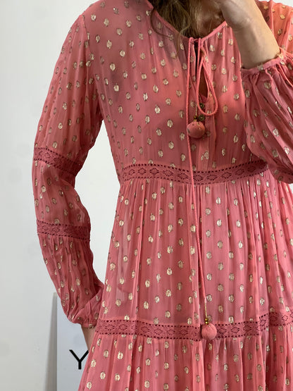GOA COLLECTION. Vestido largo rosa hilos dorados. T S