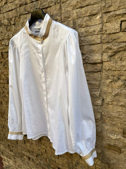 SIMORRA. Camisa blanca  detalle cuello y puños