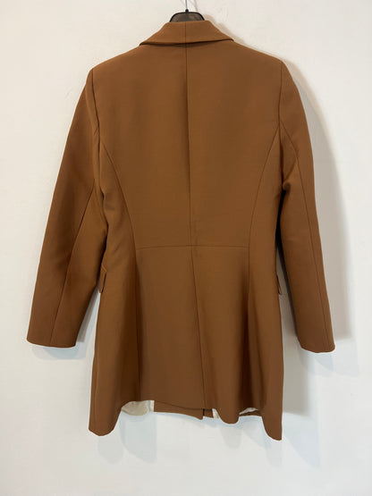 ZARA. Blazer camel botones dorados