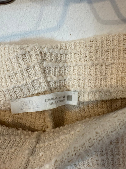 ZARA. Conjunto beige textura lazo