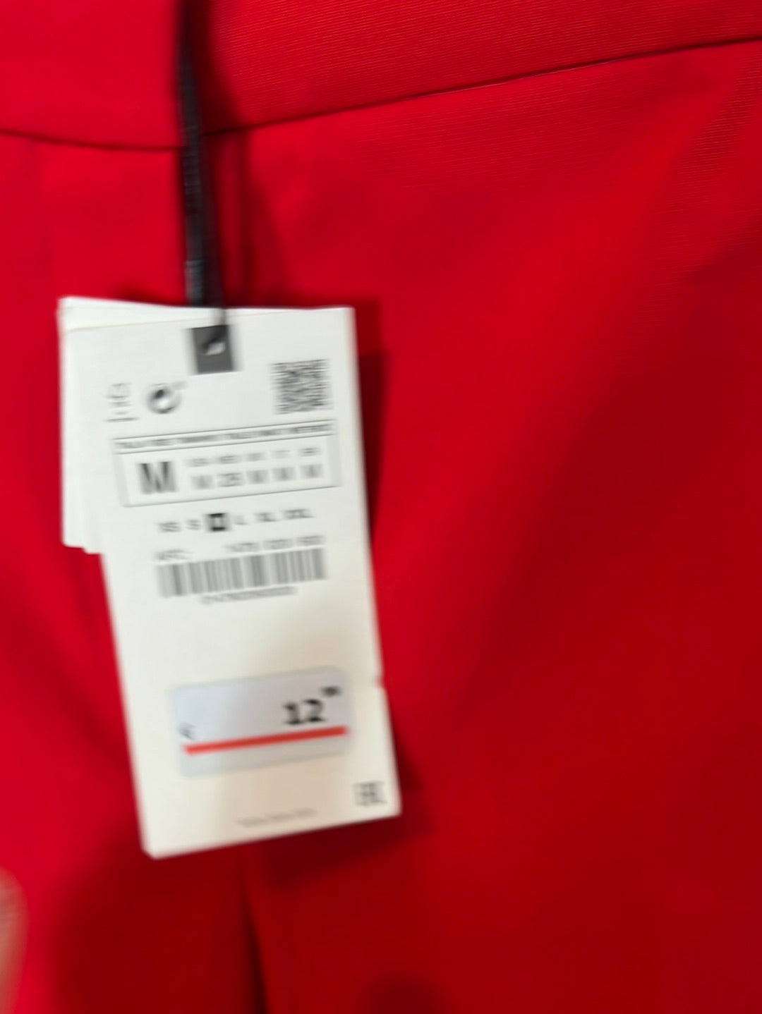 ZARA. Red trousers with pleats and waist detail. TM
