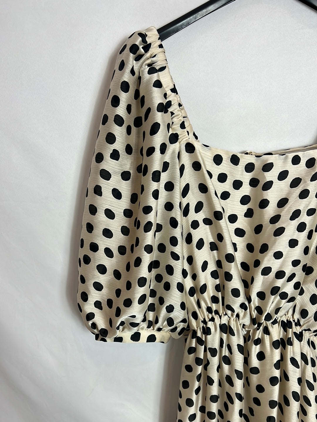 MANGO. Vestido largo beige lunares . T XS