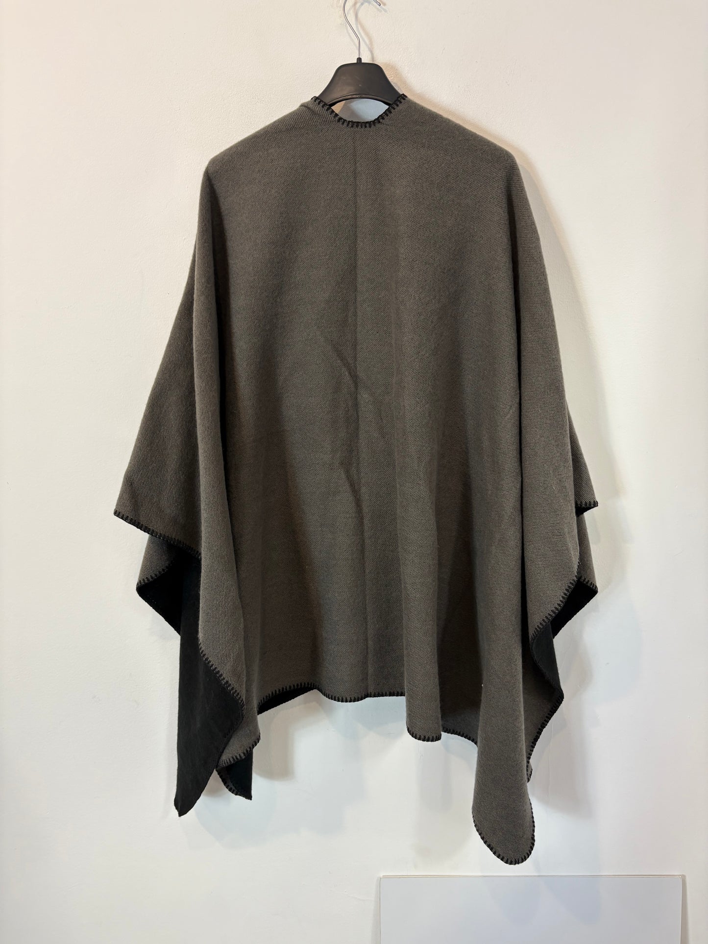 BARILOCHE. Houndstooth trousers size 36