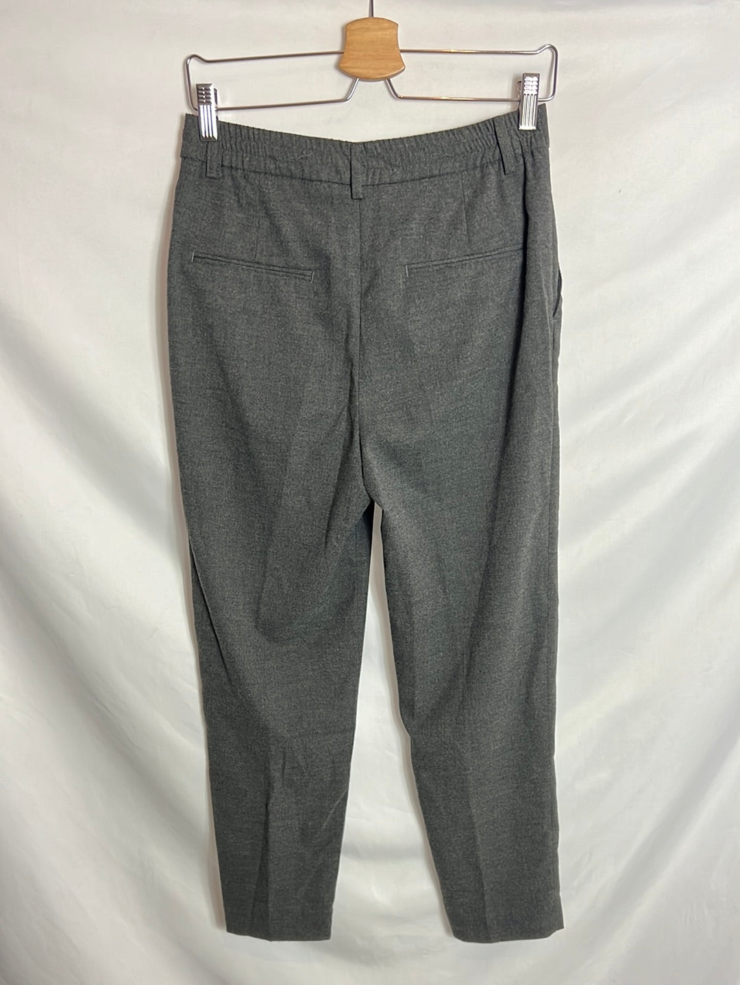 ZARA. Pantalón gris textura. T XS