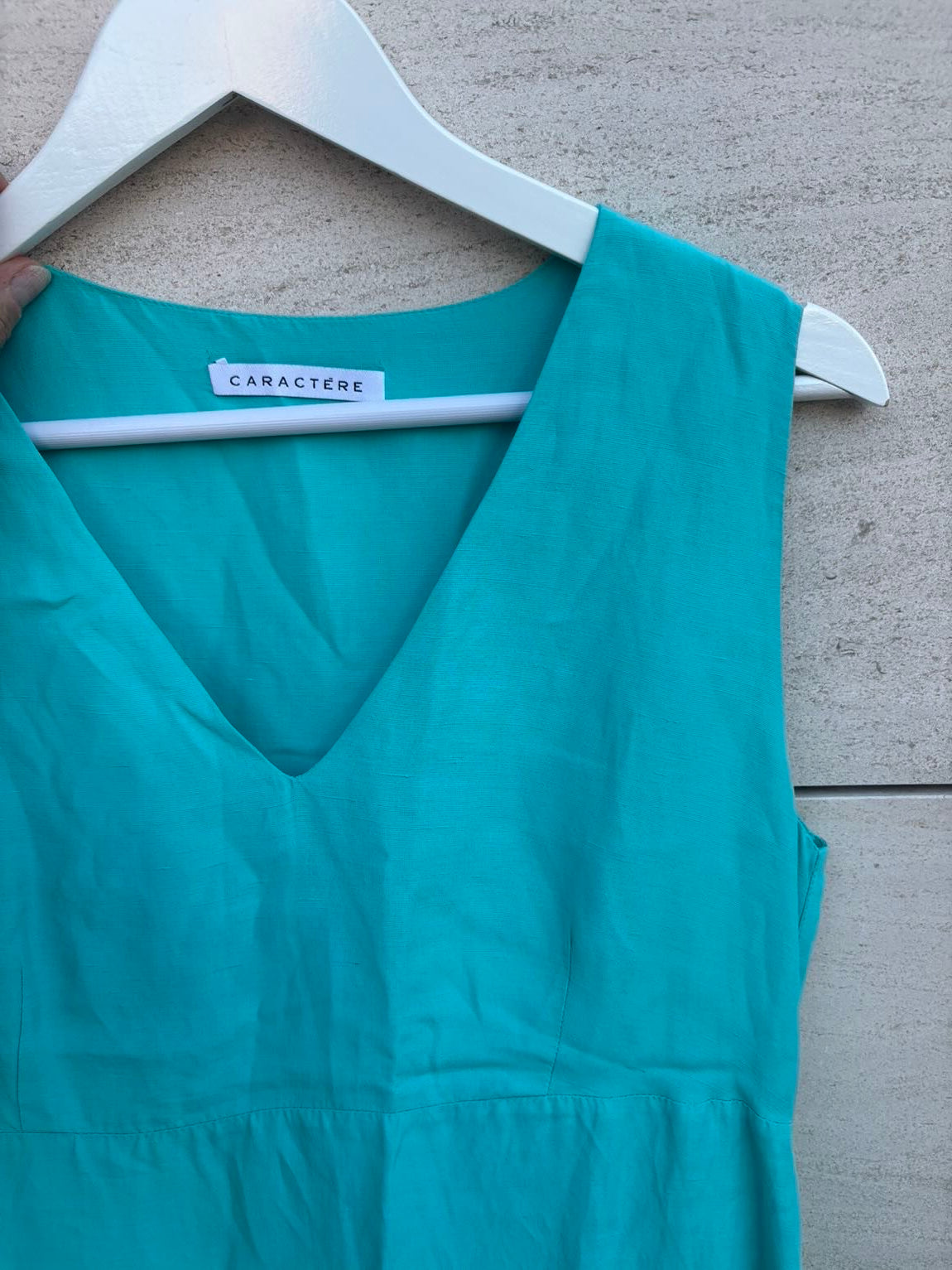 CARACTÉRE. Vestido largo azul turquesa con lino