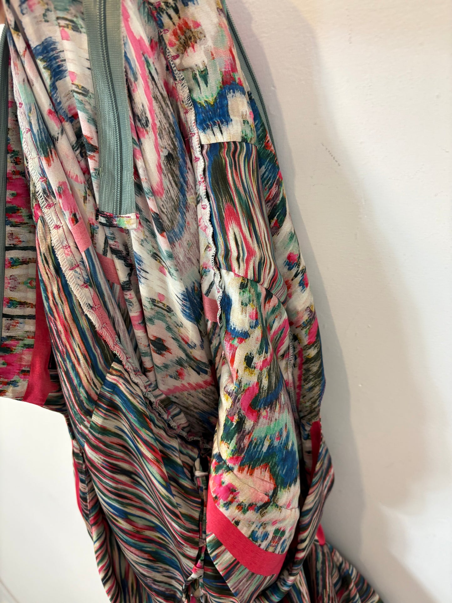 TETÉ BY ODETTE. Vestido largo colores detalle tachuelas