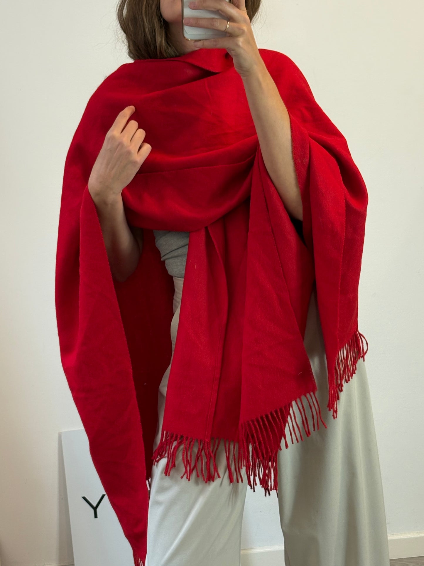 OTRAS. Capa roja baby alpaca