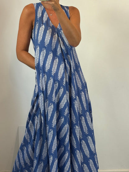 BABBAKI. Vestido largo azul estampado. T S