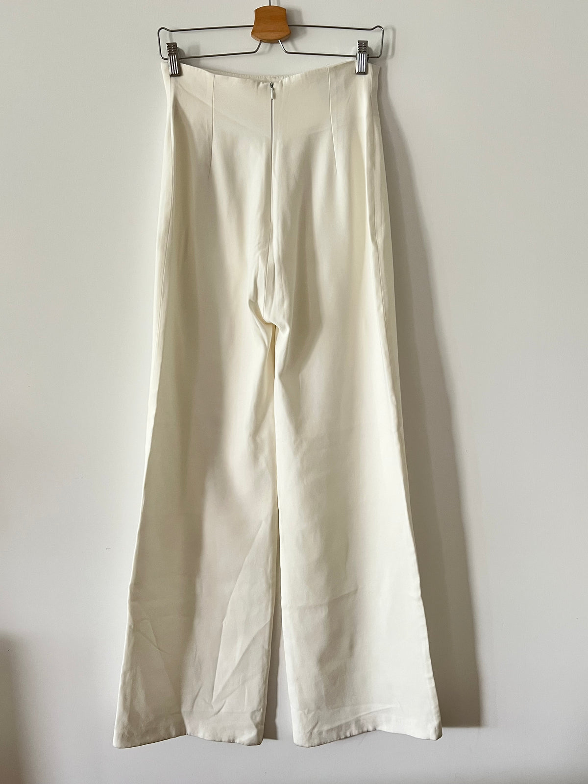 FERNANDO CLARO COUTURE. Pantalón blanco de vestir