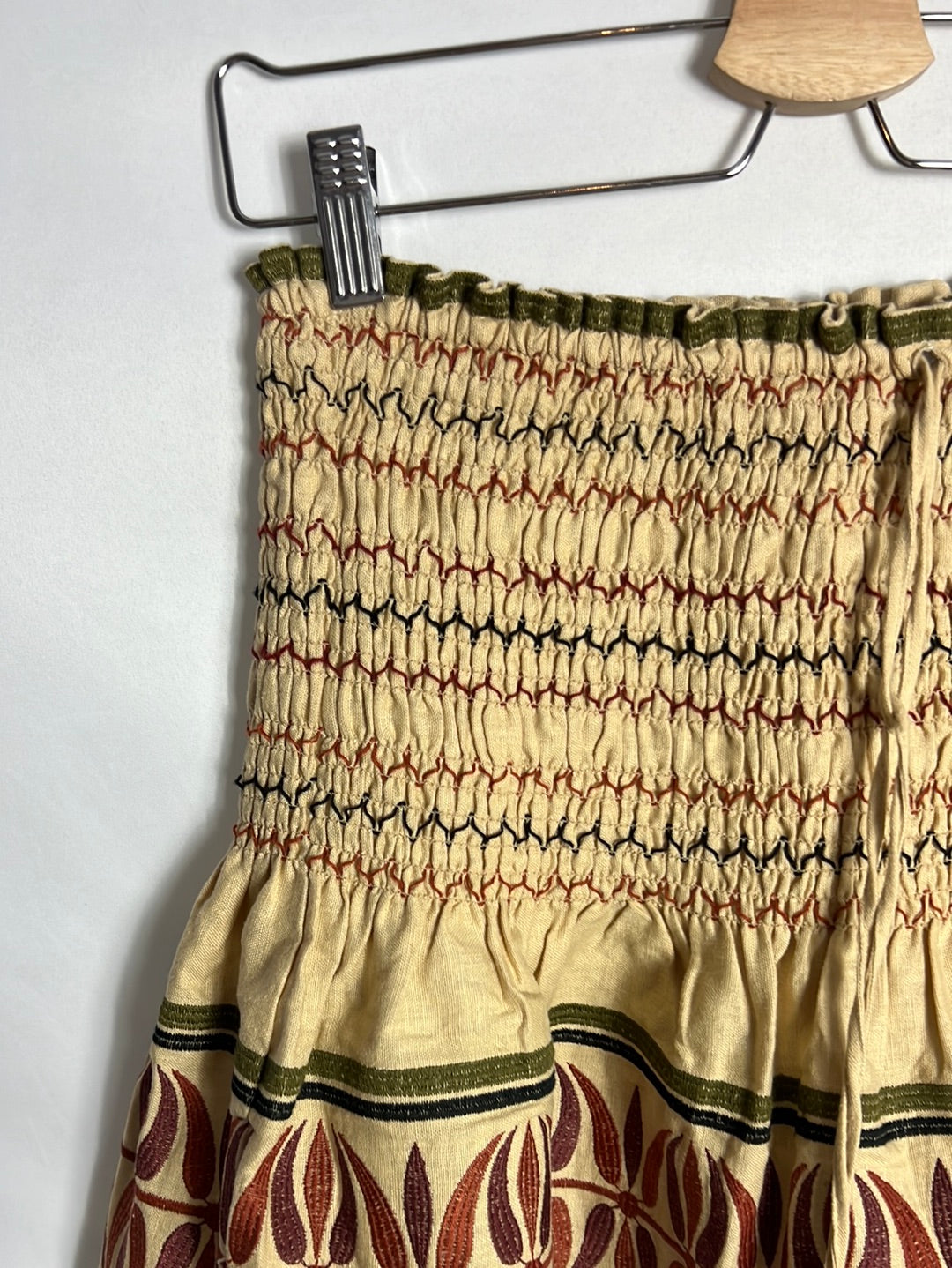 ZARA. Beige embroidered skirt/trousers S.xs