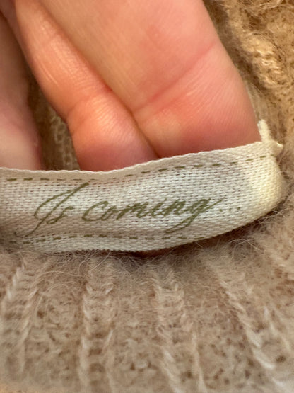 IS COMING. Jersey alpaca beige detalle puños