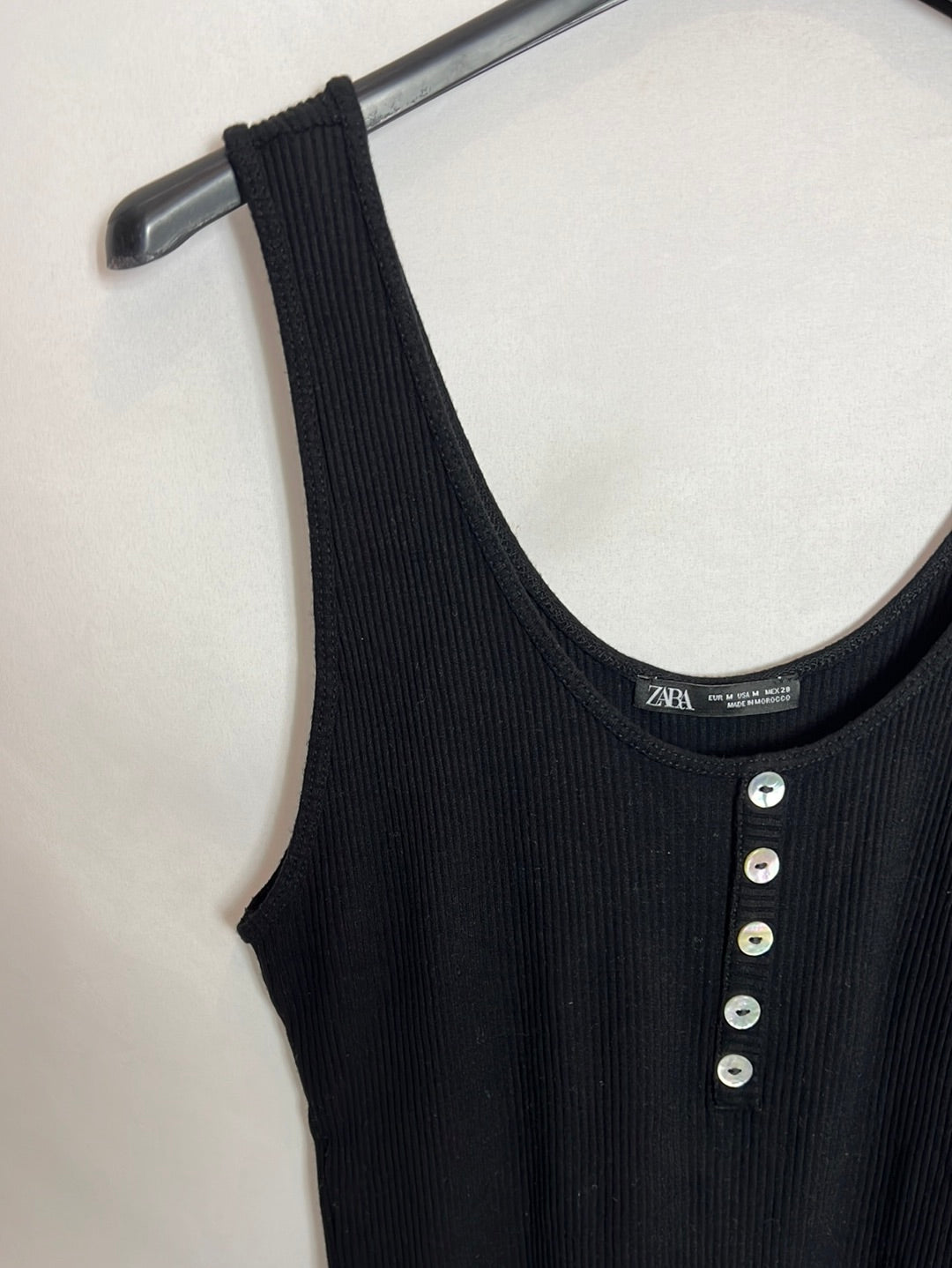 ZARA. Black ribbed top Tm