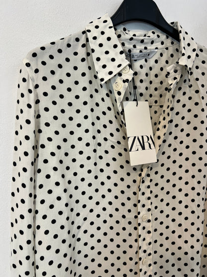 ZARA. Blusa fluida lunares