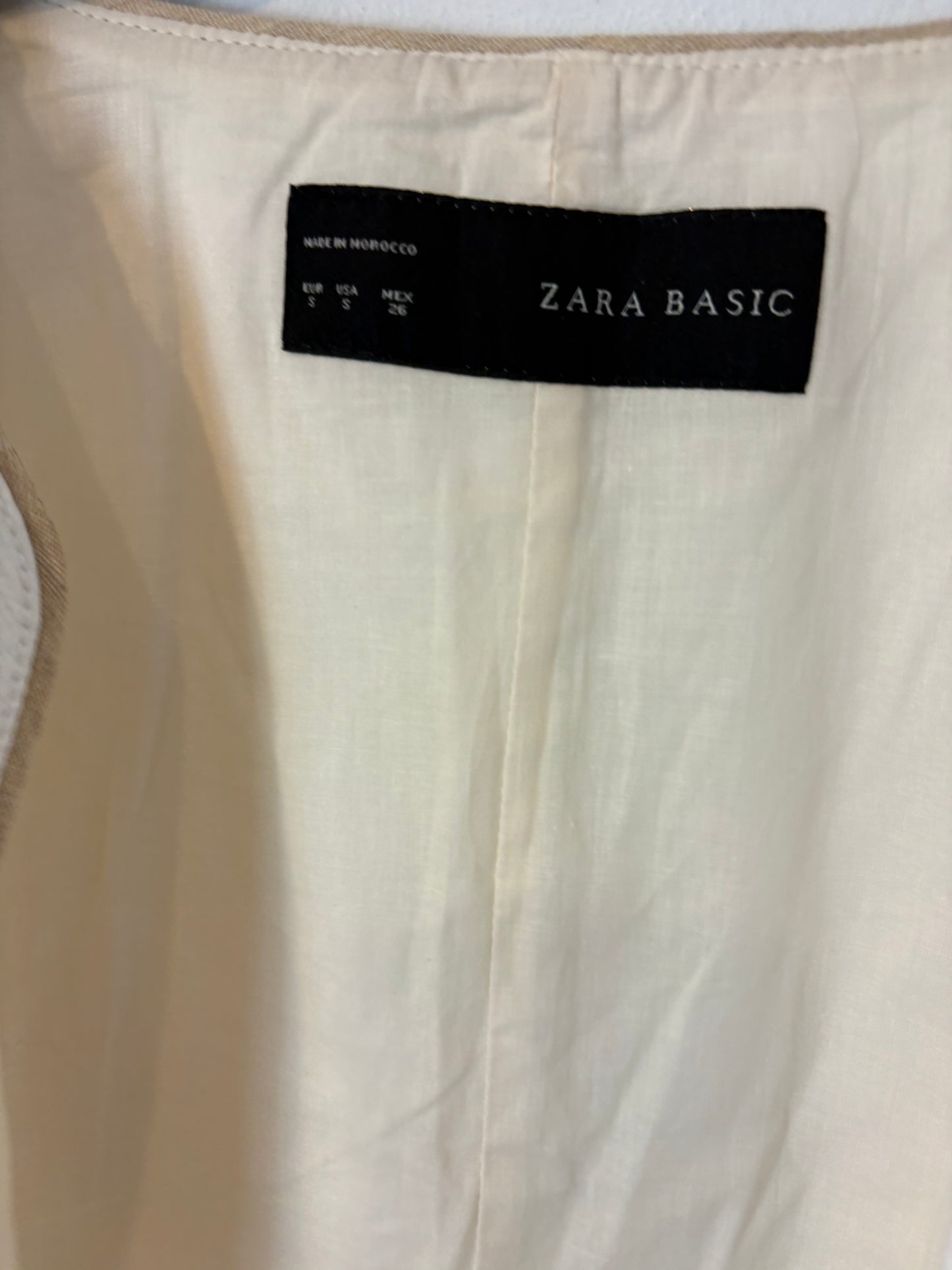 ZARA. White textured Ts jacket