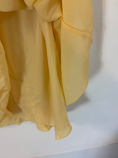 RÉALISATION. Vestido corto seda encajes. T M