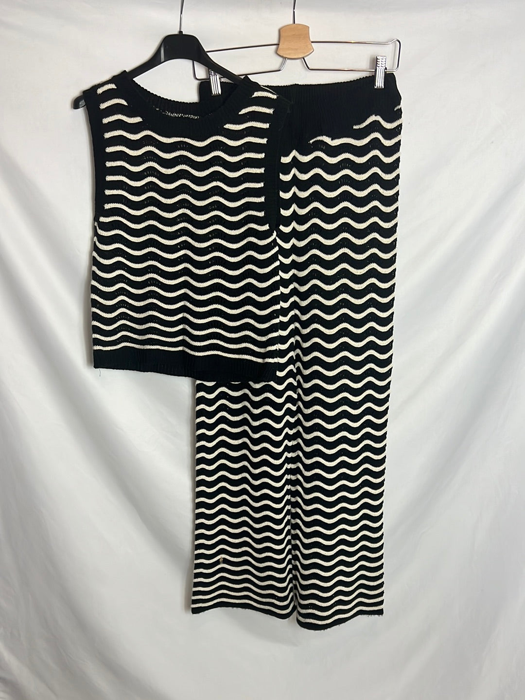 OTRAS. Total look crochet bicolor zig zag. T S/M