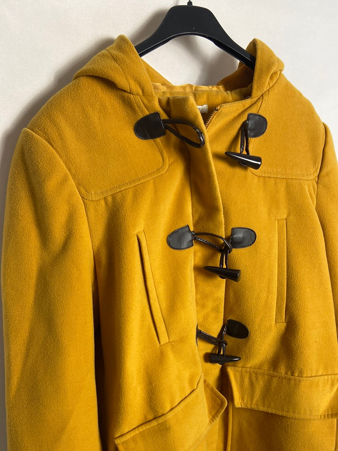 EASY WEAR. Abrigo mostaza estilo trenca. T XL (M)