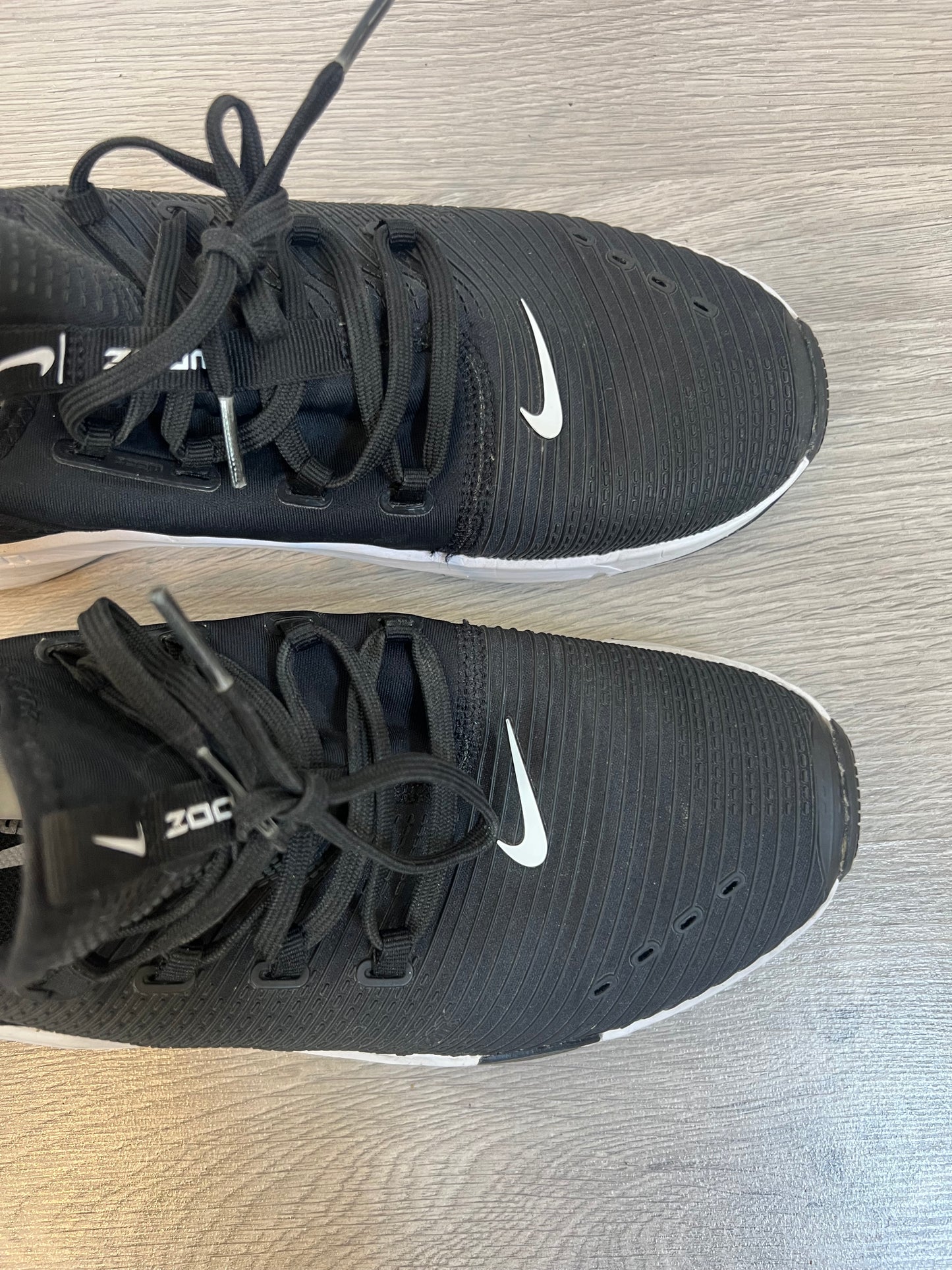 NIKE ZOOM. Black sneakers size 39