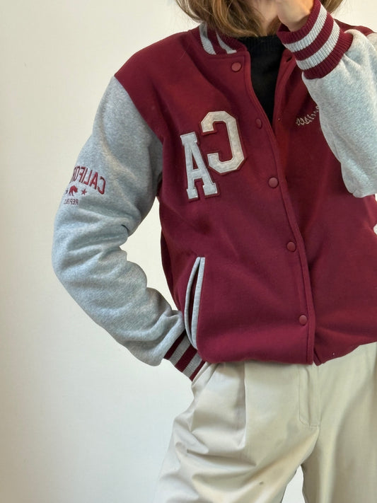 OCEAN BEACH. Chaqueta burdeos San Fracisco