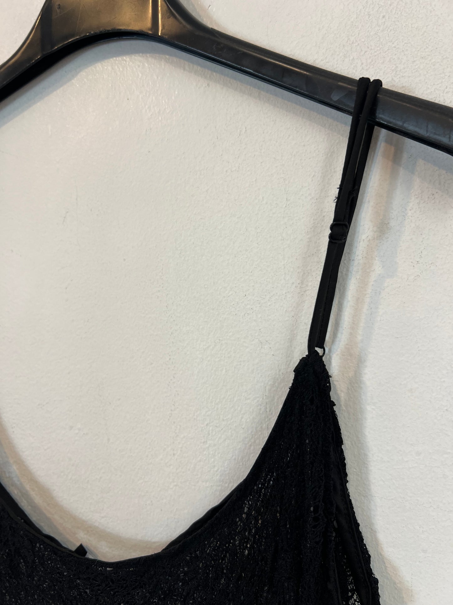 ZARA. Vestido negro encaje