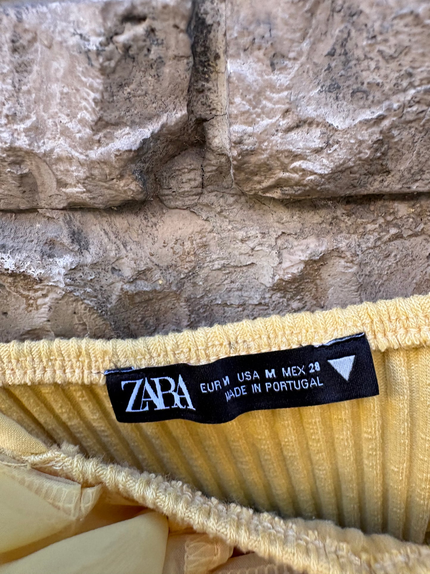 ZARA.  Crop top flor tono pastel. T M