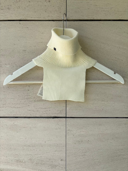 MINIMO. Cuello punto en crudo