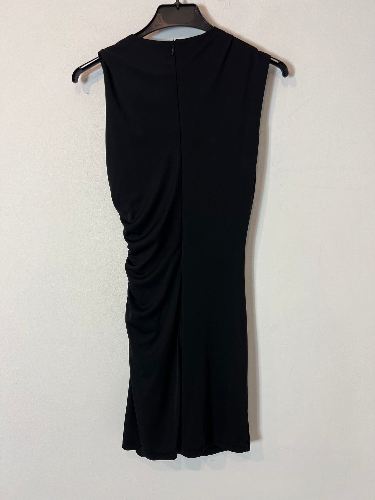 ZARA. Vestido negro corto fruncido. T S