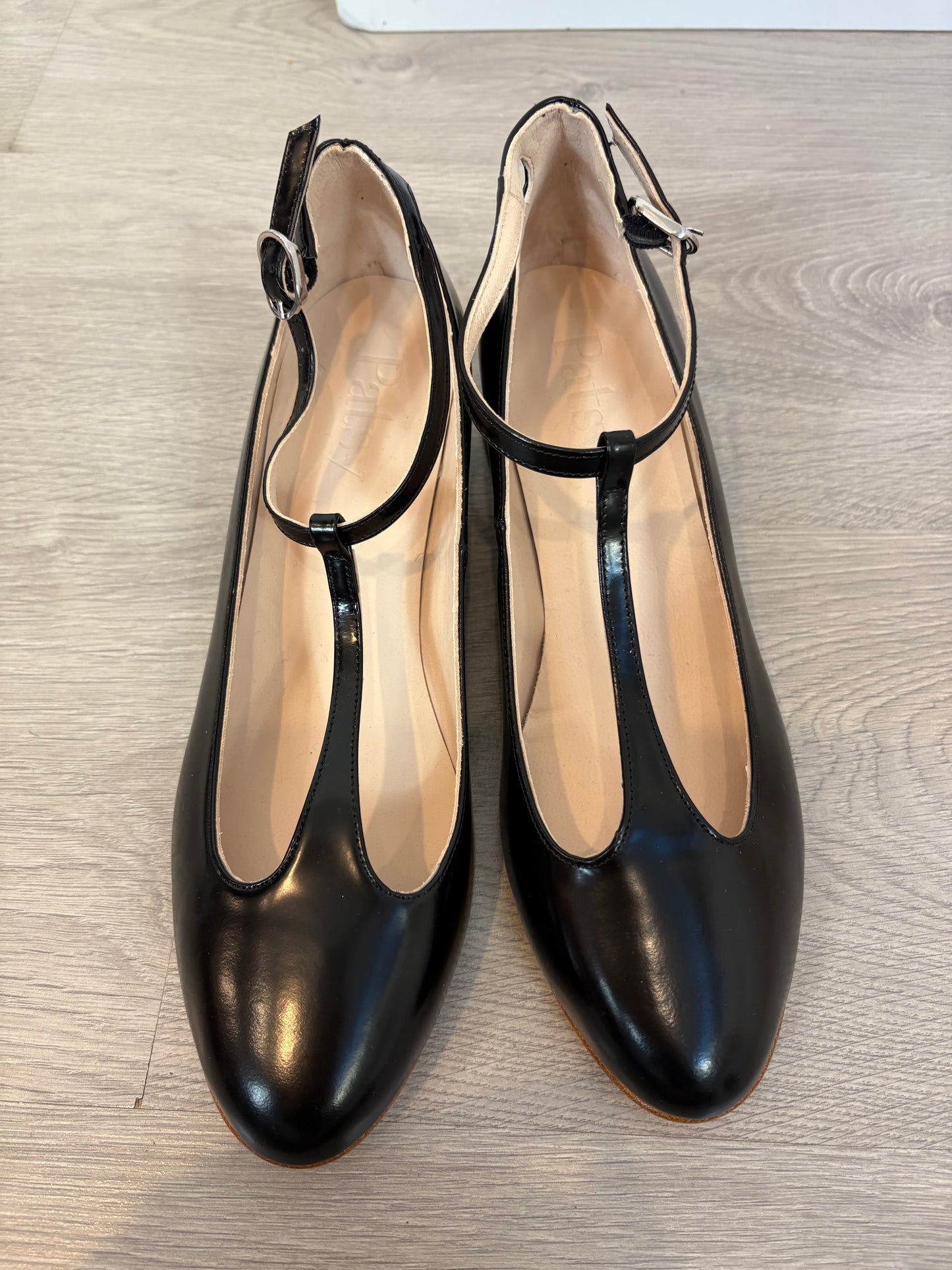 PATSY. Zapato Pía Charol Negro. T 39