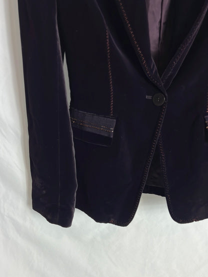 PURIFICACIÓN GARCIA. Blazer terciopelo color berenjena . T 38