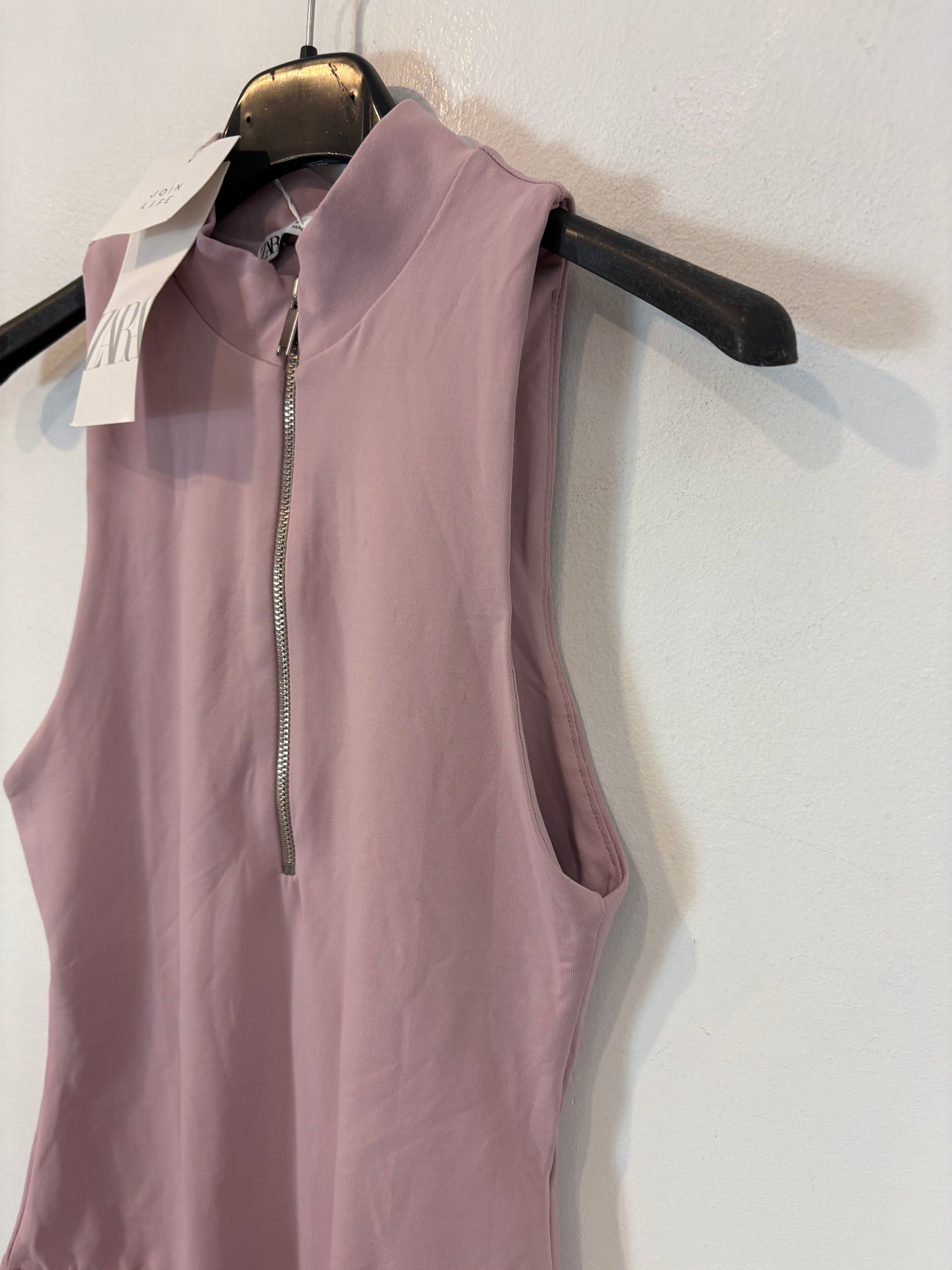 ZARA. Body elástico color malva. T M
