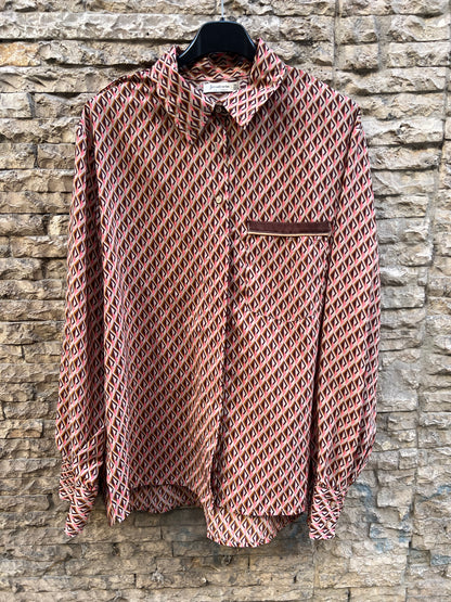 STRADIVARIUS. Blusa fluida estampado retro. T L