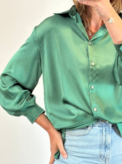 ZARA. Camisa verde satinadas botones joyas. T M
