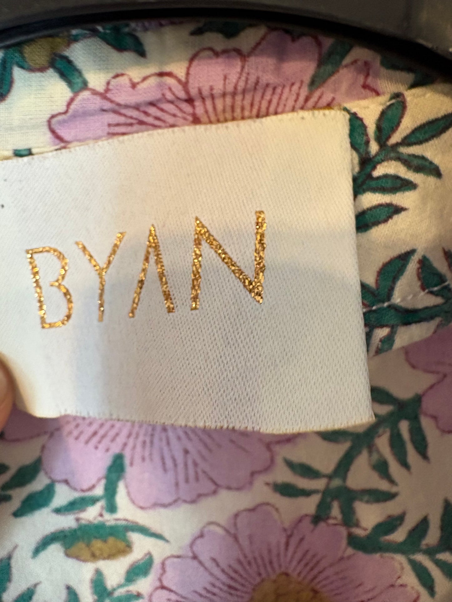 BYAN. Vestido volantes flores T.s