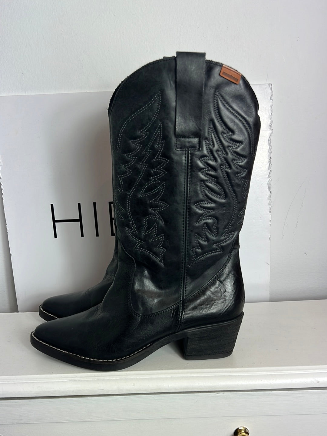 MUSTANG. Botas negras cowboy T.38