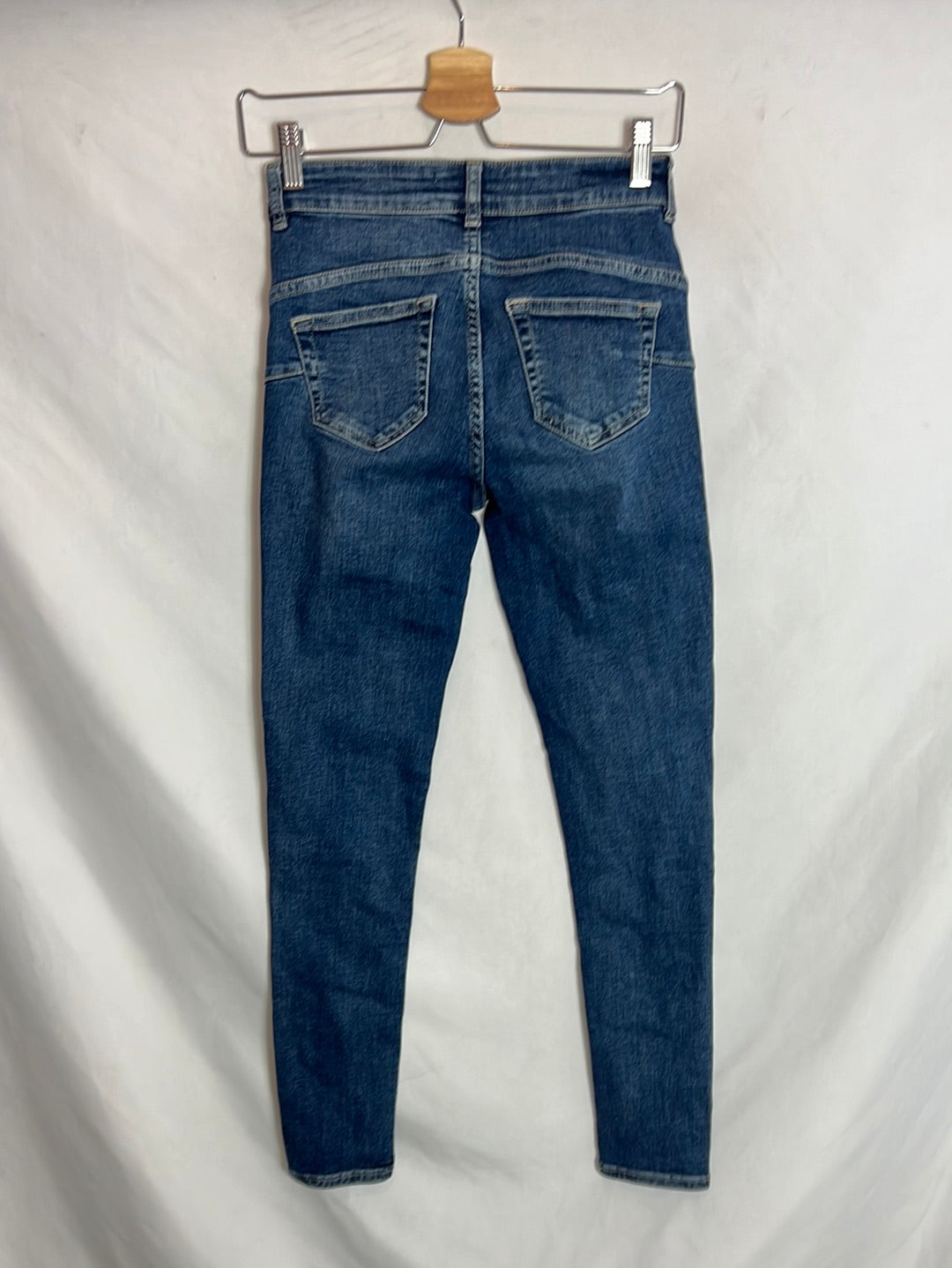 MANGO. Denim pitillo push up. T 34