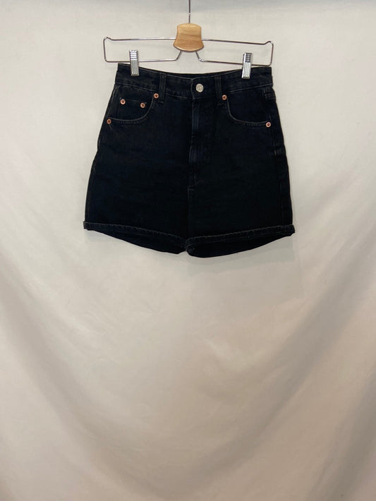 ZARA. Shorts vaqueros negros T.34