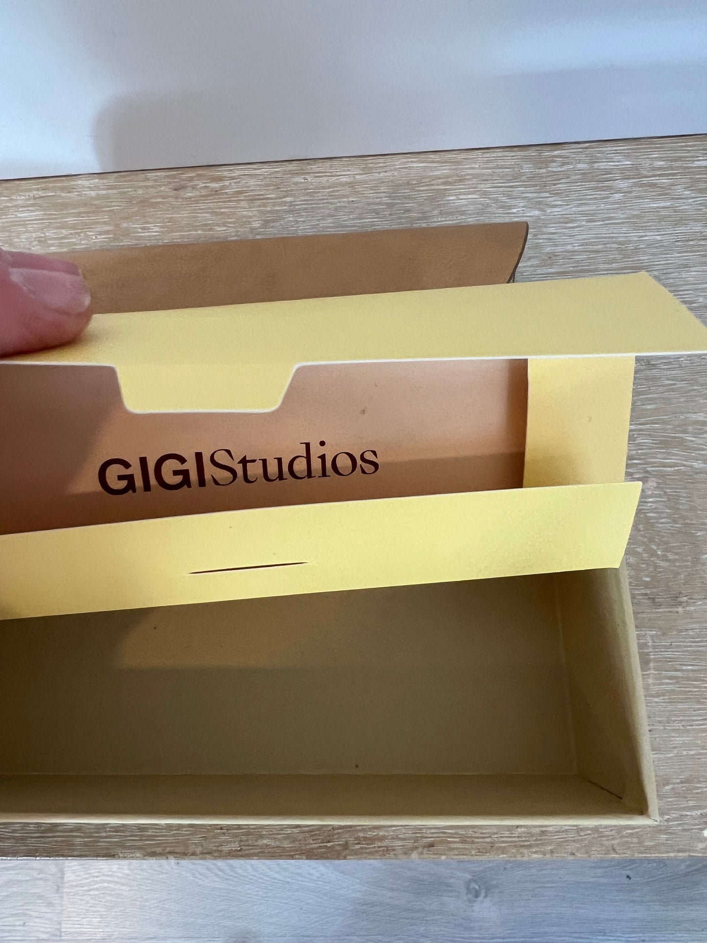 GIGI STUDIOS. Gafas de sol nacar