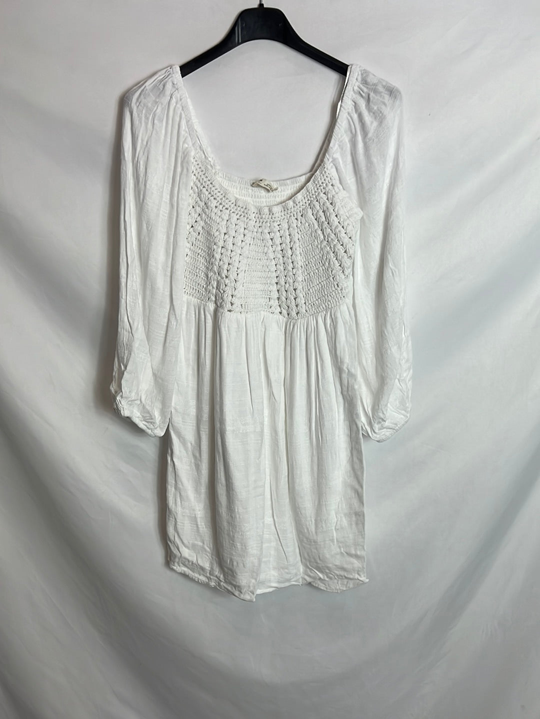 PULL&amp;BEAR. Short white double texture dress S.XS